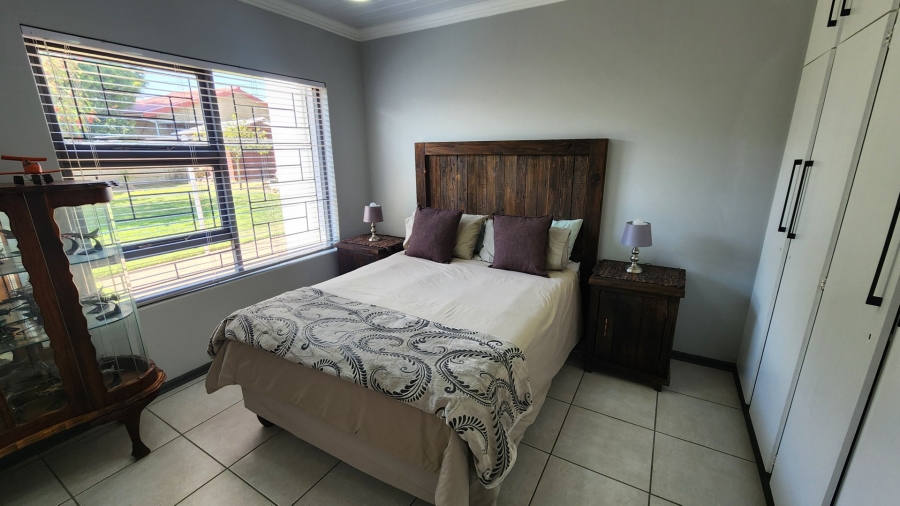 3 Bedroom Property for Sale in Bayview Western Cape